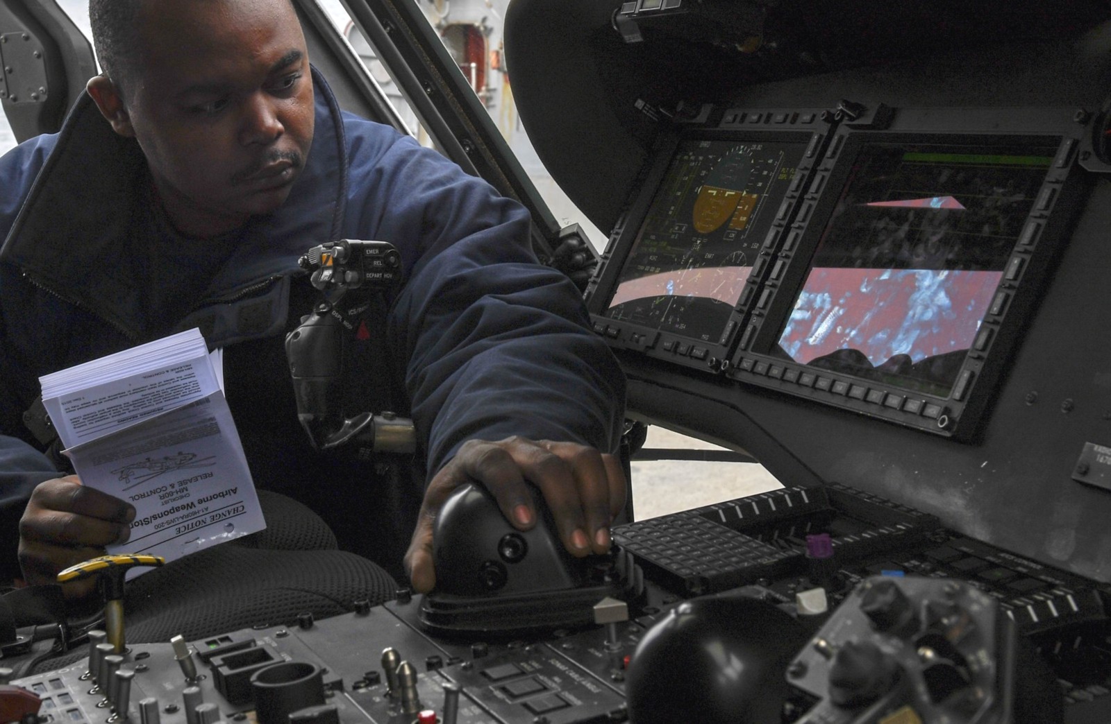 hsm-46 grandmasters helicopter maritime strike squadron mh-60r seahawk cockpit 48