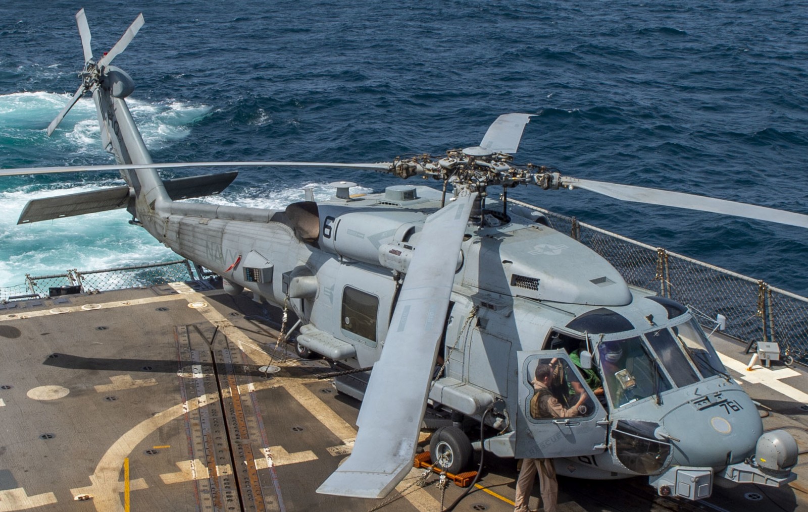 hsm-46 grandmasters helicopter maritime strike squadron mh-60r seahawk uss bainbridge 51