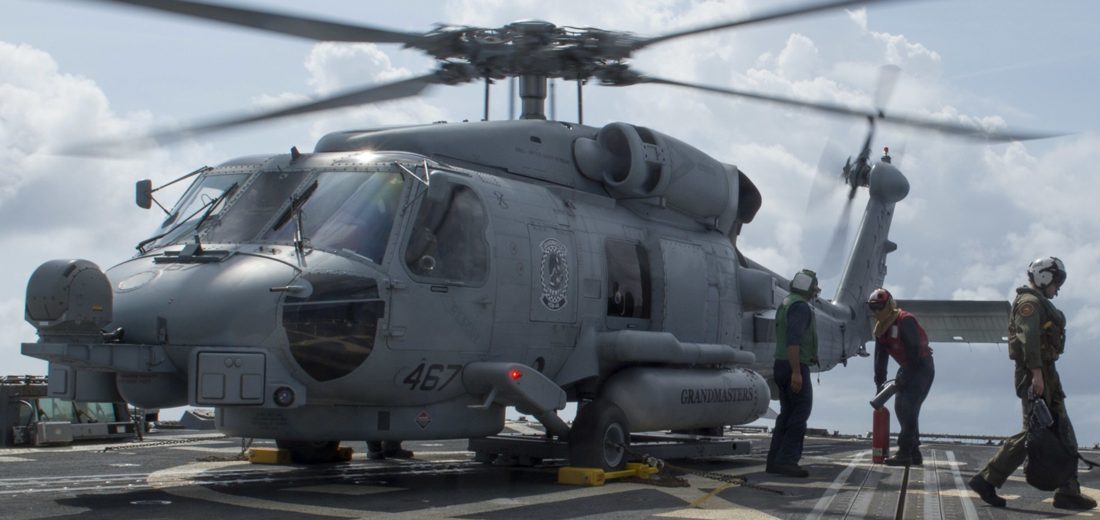 CH-46E Helicopter departs flight deck - NARA & DVIDS Public Domain