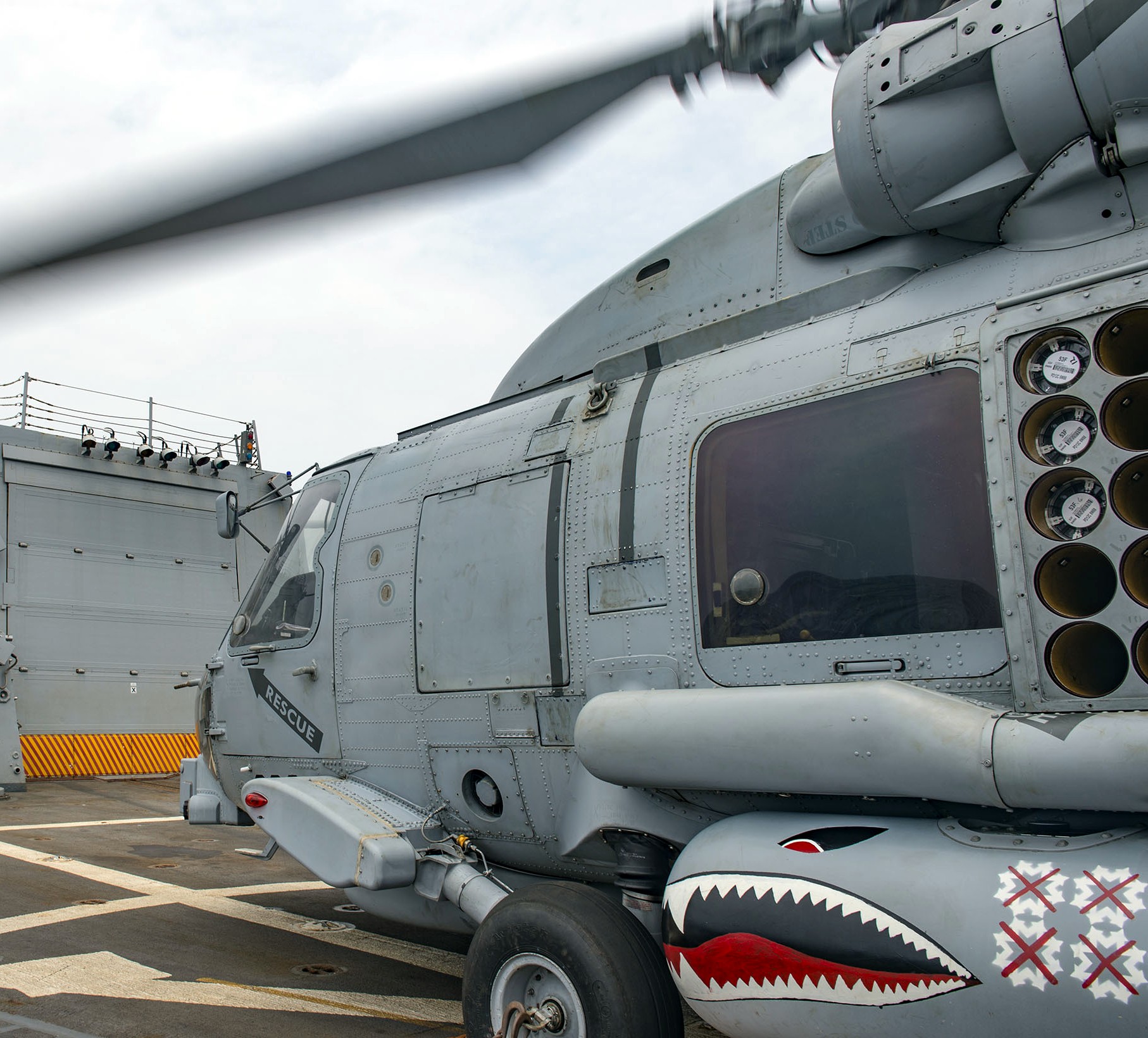 hsm-60 jaguars helicopter maritime strike squadron navy mh-60r seahawk 2016 08 uss lassen ddg-82