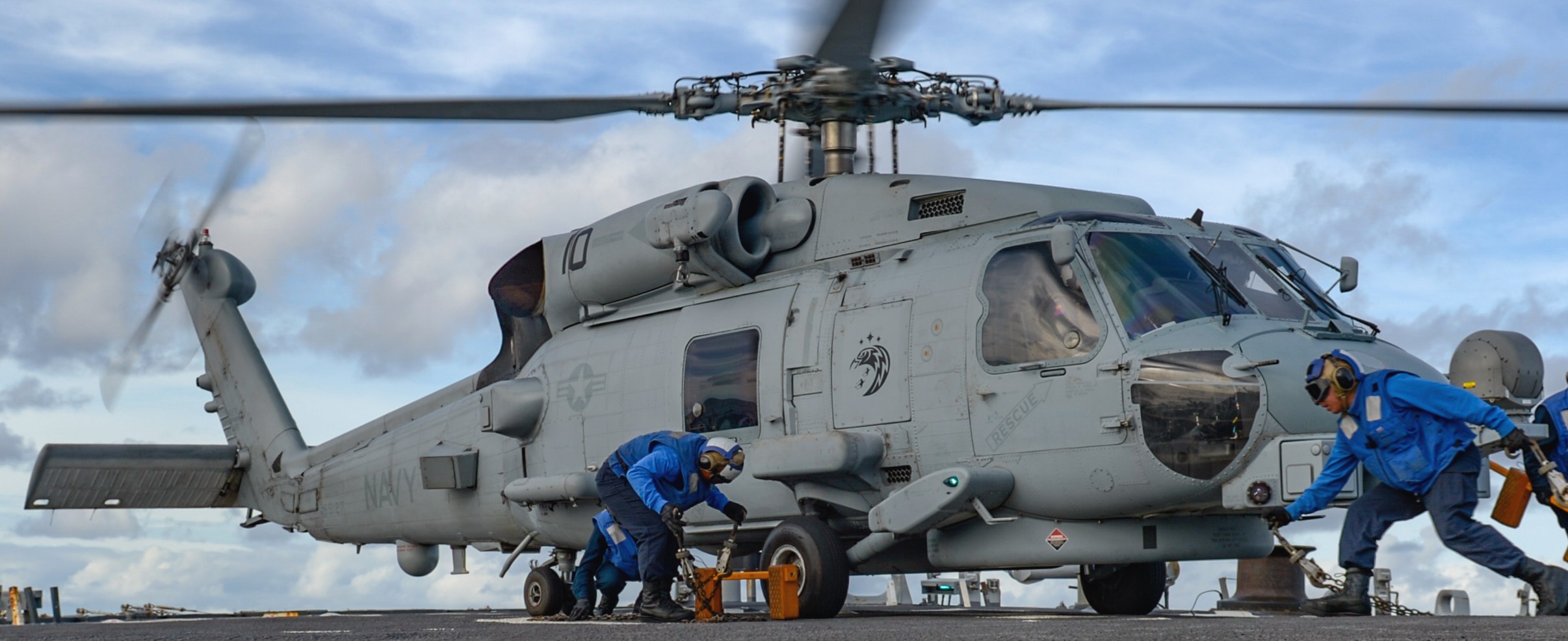 hsm-71 raptors helicopter maritime strike squadron mh-60r seahawk ddg-59 uss russell 57