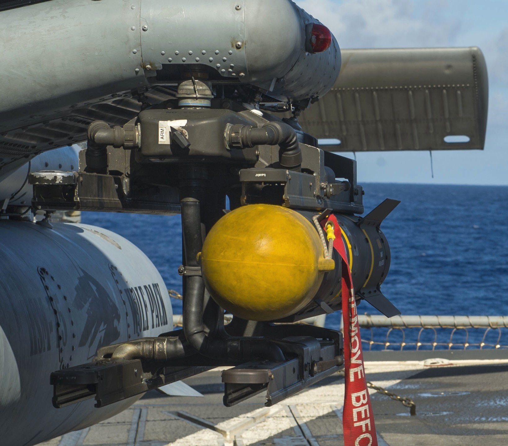 hsm-75 wolf pack helicopter maritime strike squadron mh-60r seahawk agm-114 hellfire missile 51
