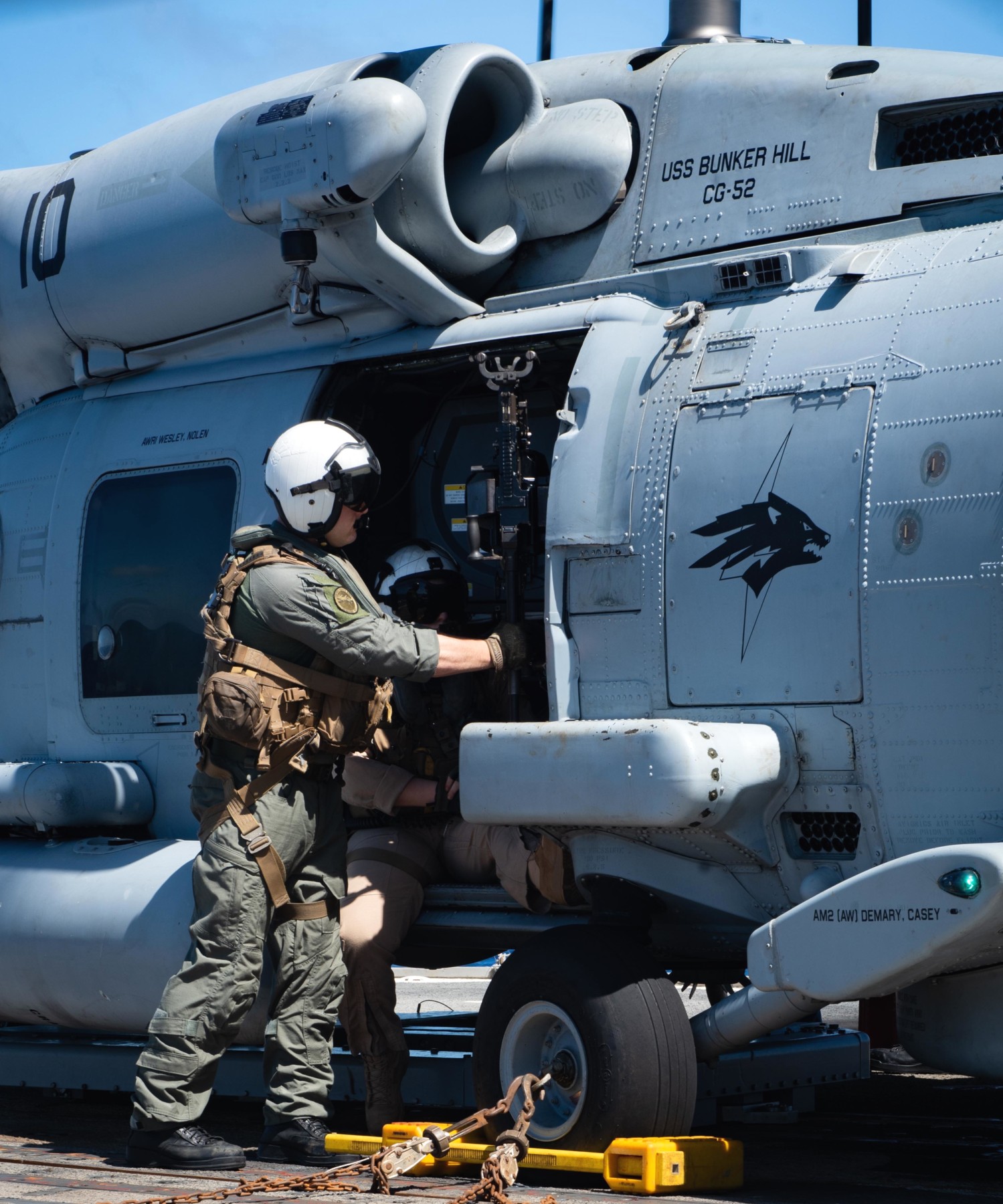 hsm-75 wolf pack helicopter maritime strike squadron mh-60r seahawk cg-52 uss bunker hill 72