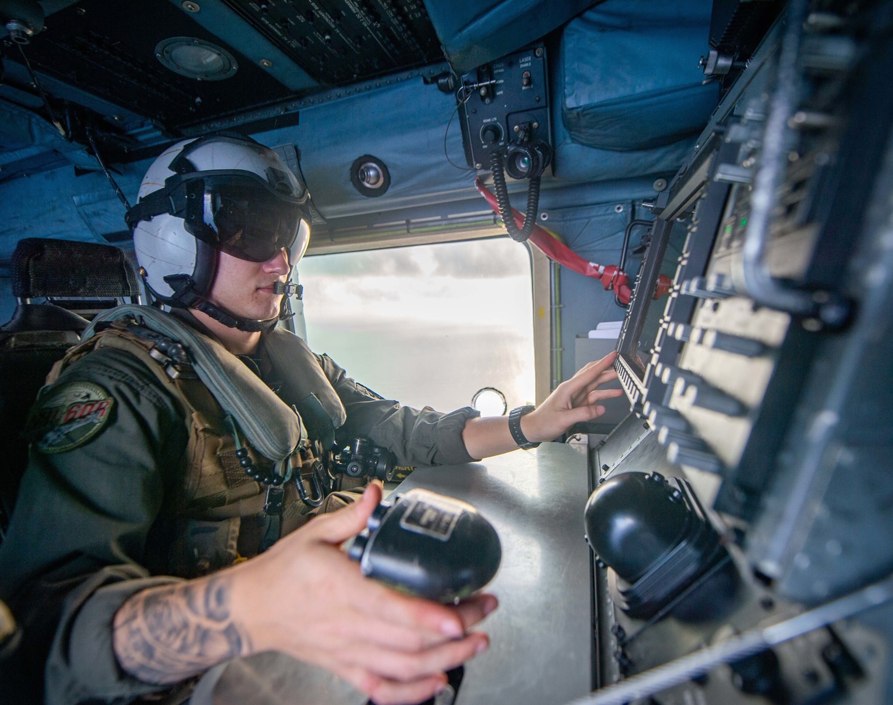 hsm-75 wolf pack helicopter maritime strike squadron mh-60r seahawk combat systems operator 80