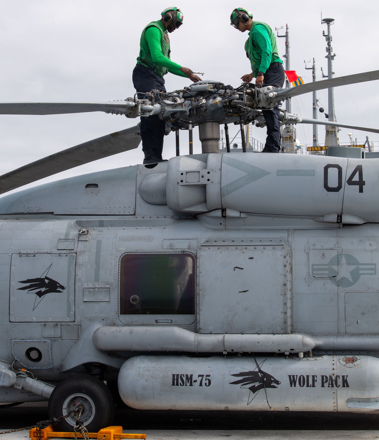 hsm-75 wolf pack helicopter maritime strike squadron mh-60r seahawk cvw-11 cvn-71 uss theodore roosevelt 100