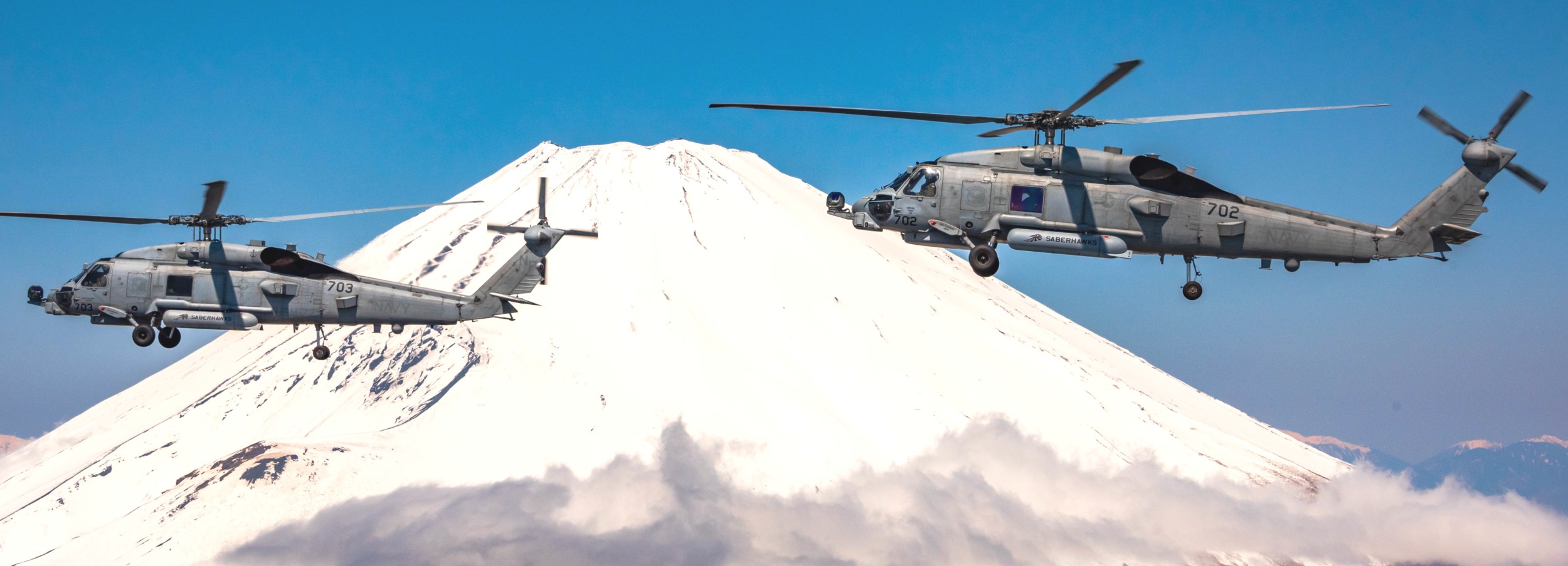 hsm-77 saberhawks helicopter maritime strike squadron mh-60r seahawk atsugi mount fuji japan 31