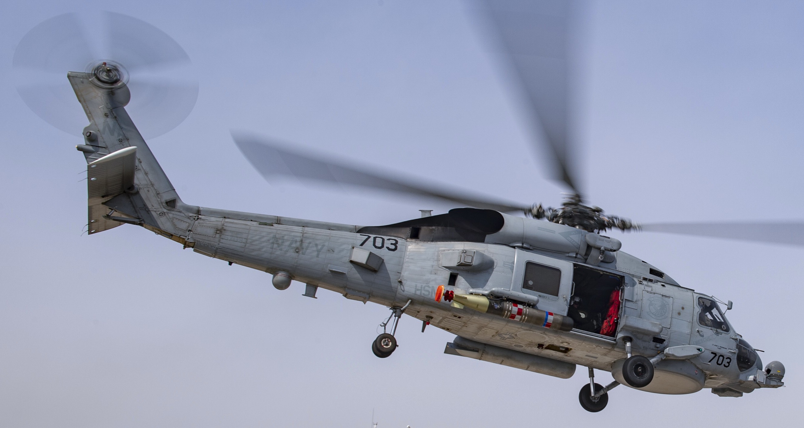 hsm-77 saberhawks helicopter maritime strike squadron mh-60r seahawk mk.54 torpedo yokosuka 104