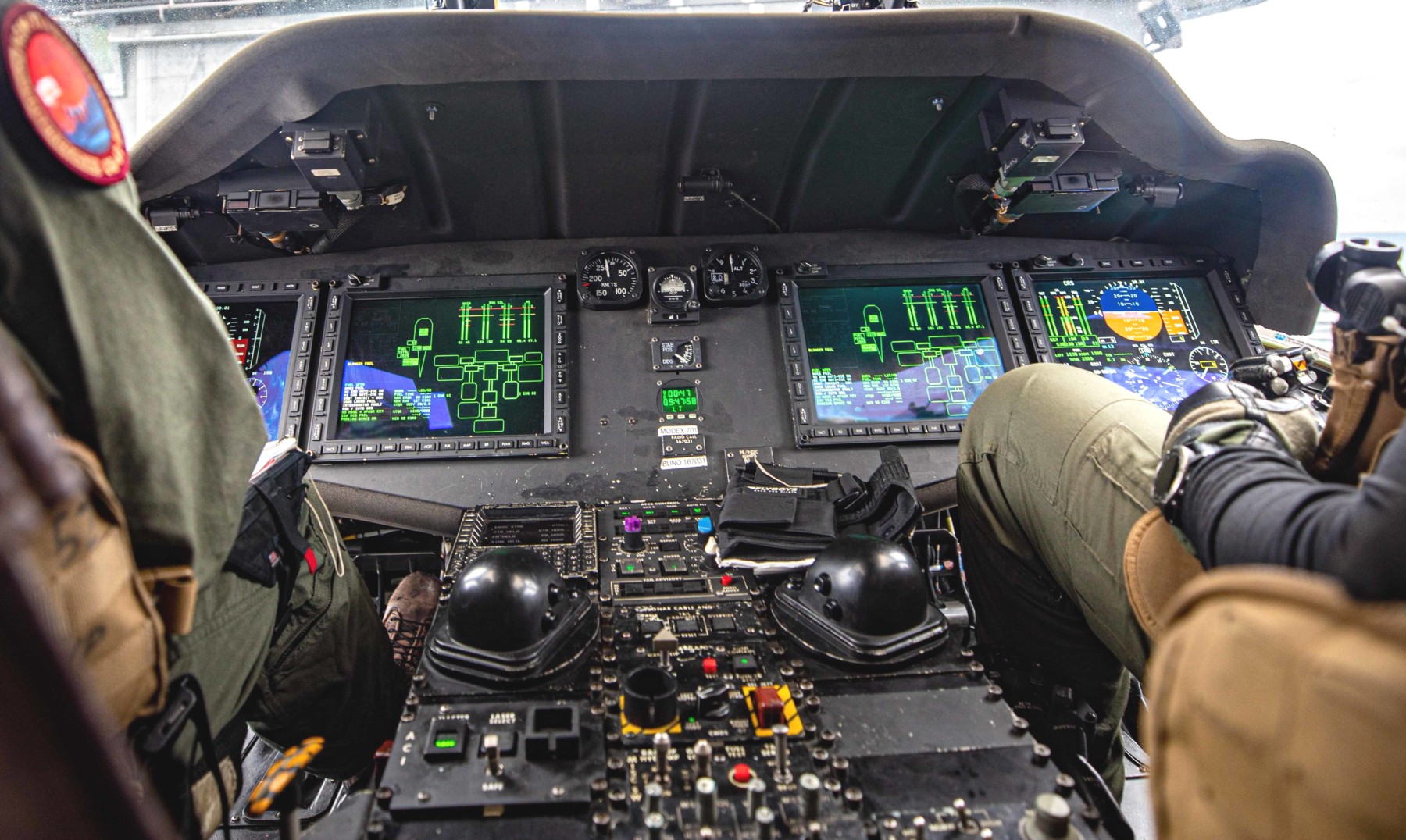 hsm-77 saberhawks helicopter maritime strike squadron mh-60r seahawk cockpit view 113