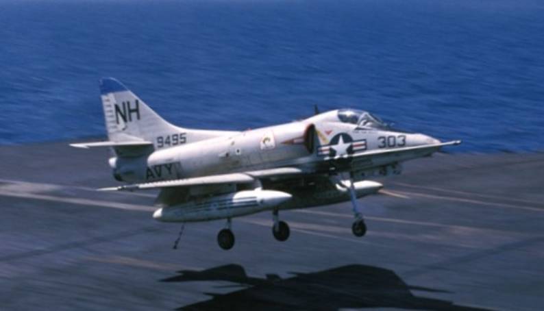 attack squadron va-113 stingers a-4c skyhawk cvg-11 uss kitty hawk cva 63