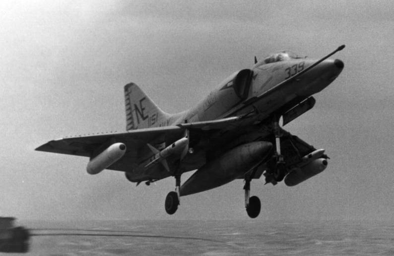va-23 black knights a-4e skyhawk carrier air wing cvw-2 uss coral sea cva 43 sparrow missiles