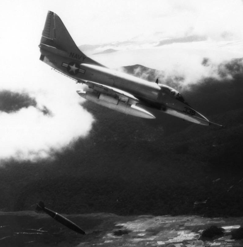 va-23 black knights attack squadron a-4e skyhawk cvw-2 dropping bombs vietnam war uss midway cva 41