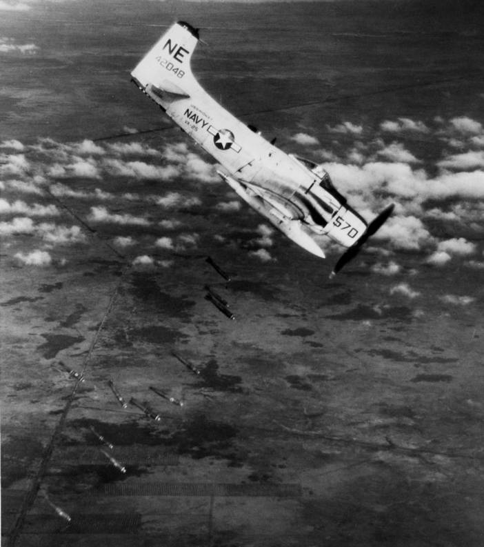 va-25 fist of the fleet attack squadron atkron a-1j skyraider cvw-2 uss midway cv-41 vietnam 1965