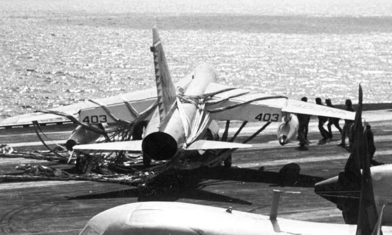 va-27 royal maces a-7e corsair emergency landing barricade uss coral sea 1980