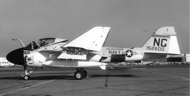attack squadron va-35 black panthers carrier air wing cvw-9 uss enterprise cvan 65 nas alameda california a-6a intruder