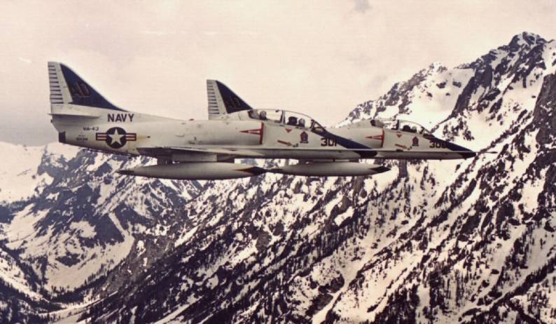 attack squadron va-43 challengers ta-4j skyhawk atkron