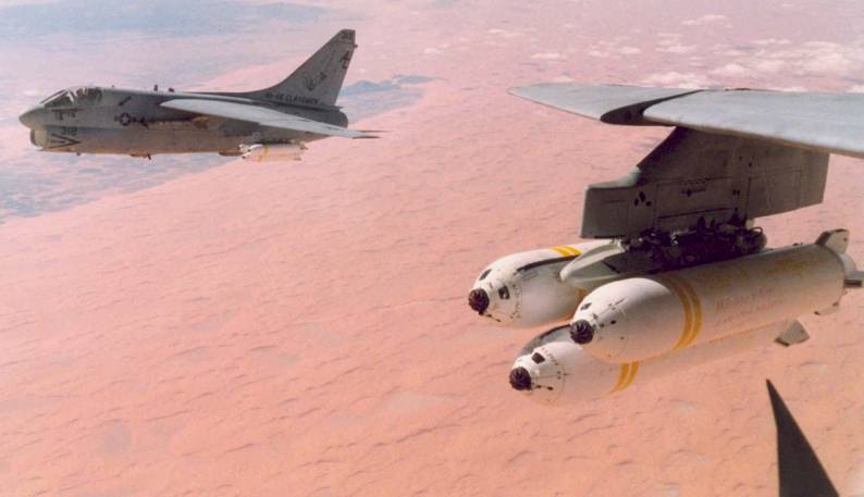 va-46 clansmen a-7e corsair cvw-3 mk-20 rockeye cluster bomb desert storm 1991