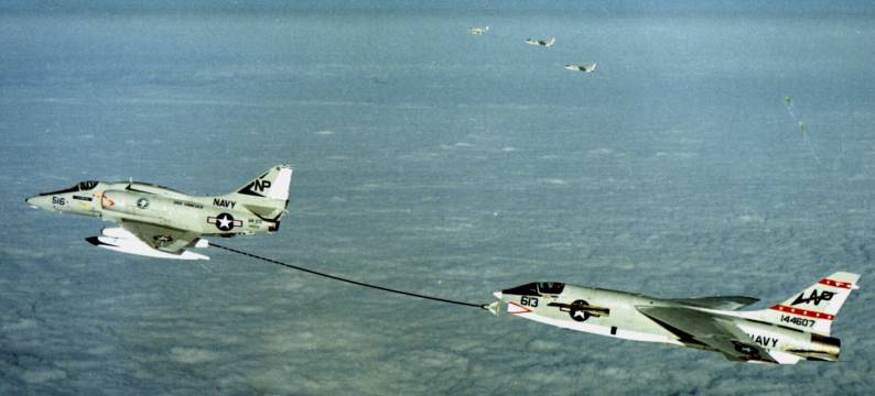 va-55 warhorses a-4f skyhawk cvw-21 refueling a rf-8g crusader of vfp-63 uss hancock cva 19