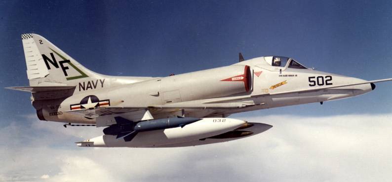 attack squadron va-55 warhorses a-4e skyhawk carrier air wing cvw-5 uss ticonderoga cva 14