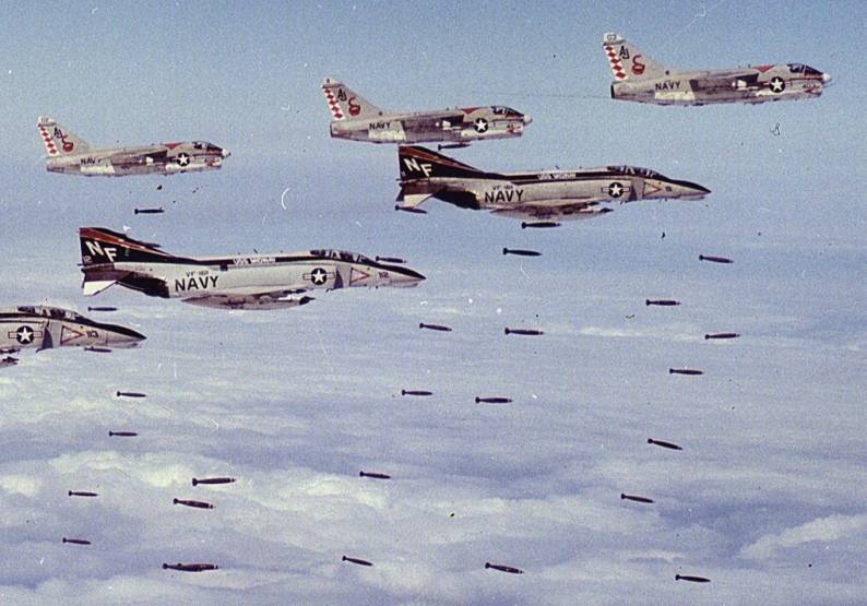 attack squadron va-86 sidewinders a-7c corsair cvw-8 uss america cva 66 over vienam