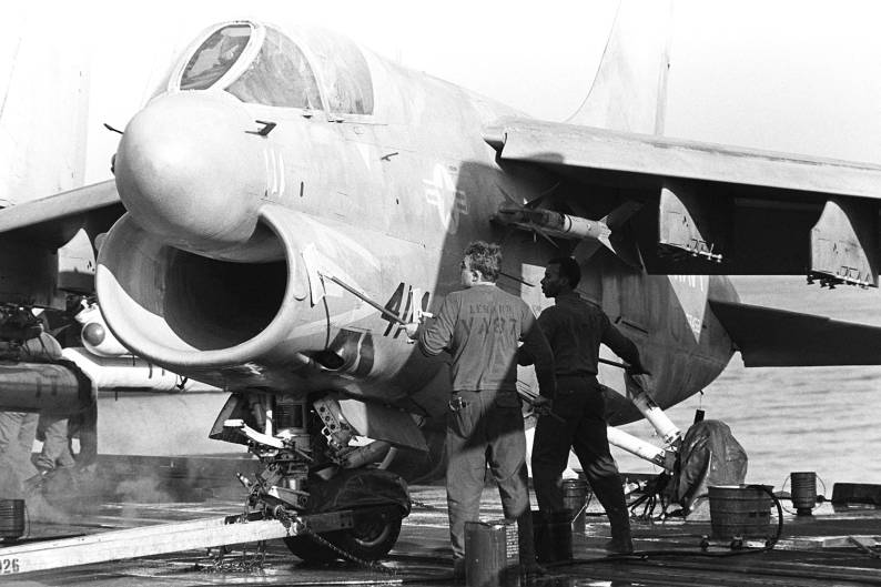 va-87 golden warriors a-7e corsair cvw-6