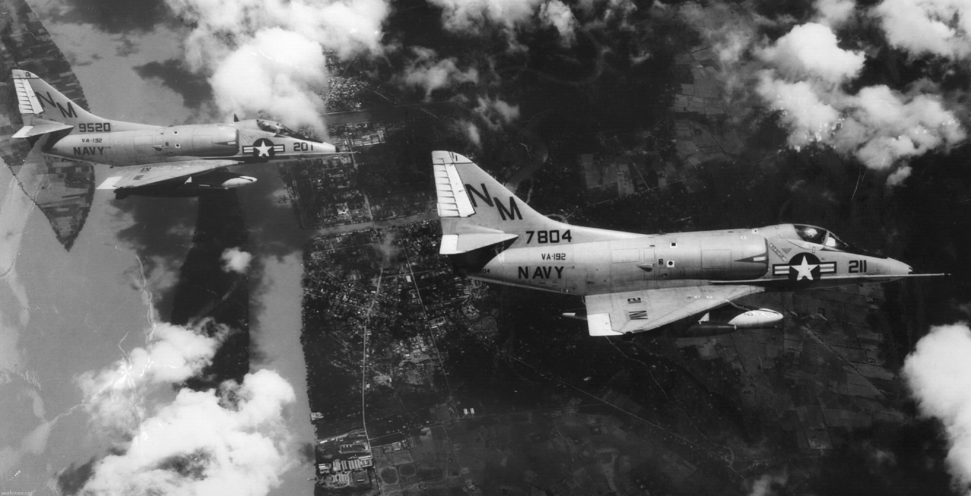 va-192 golden dragons attack squadron navy a-4f skyhawk carrier air wing cvw-19 uss bon homme richard cva-31 04