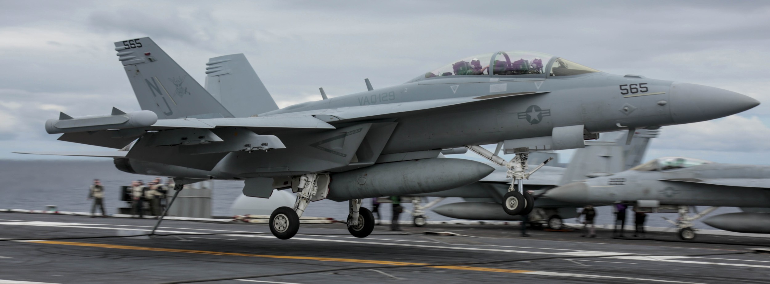 vaq-129 vikings electronic attack squadron fleet replacement frs us navy ea-18g growler 16