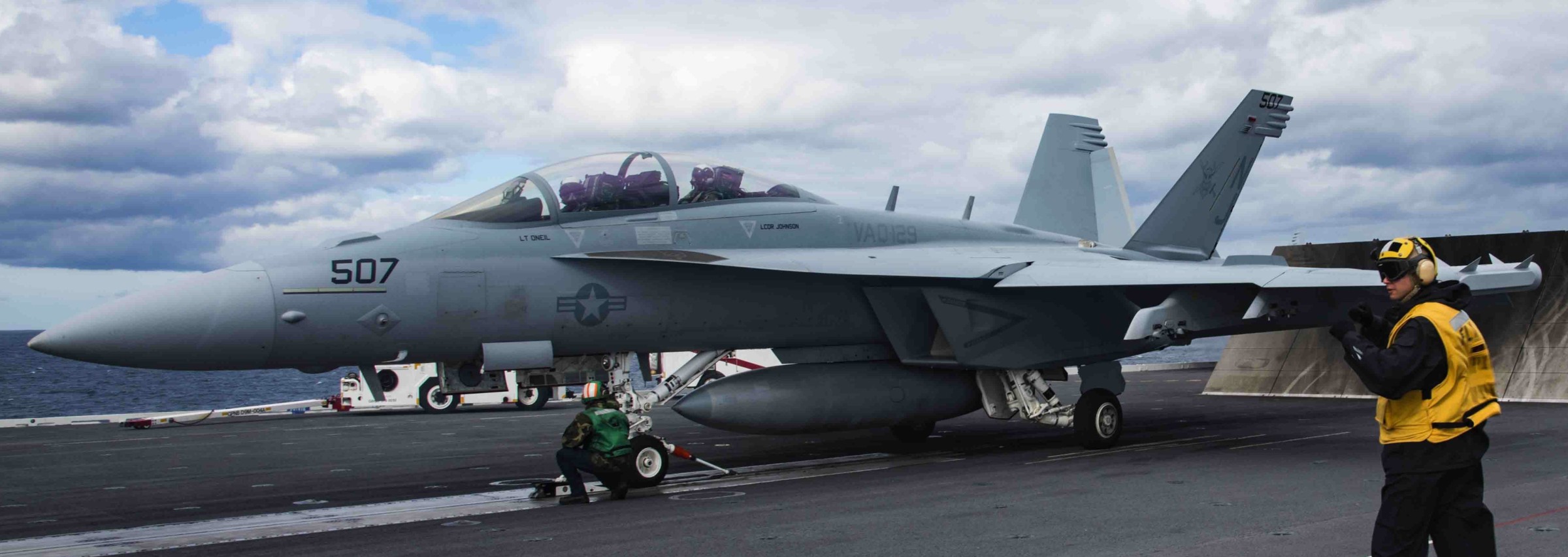 vaq-129 vikings electronic attack squadron fleet replacement frs us navy ea-18g growler 58 uss abraham lincoln cvn-72
