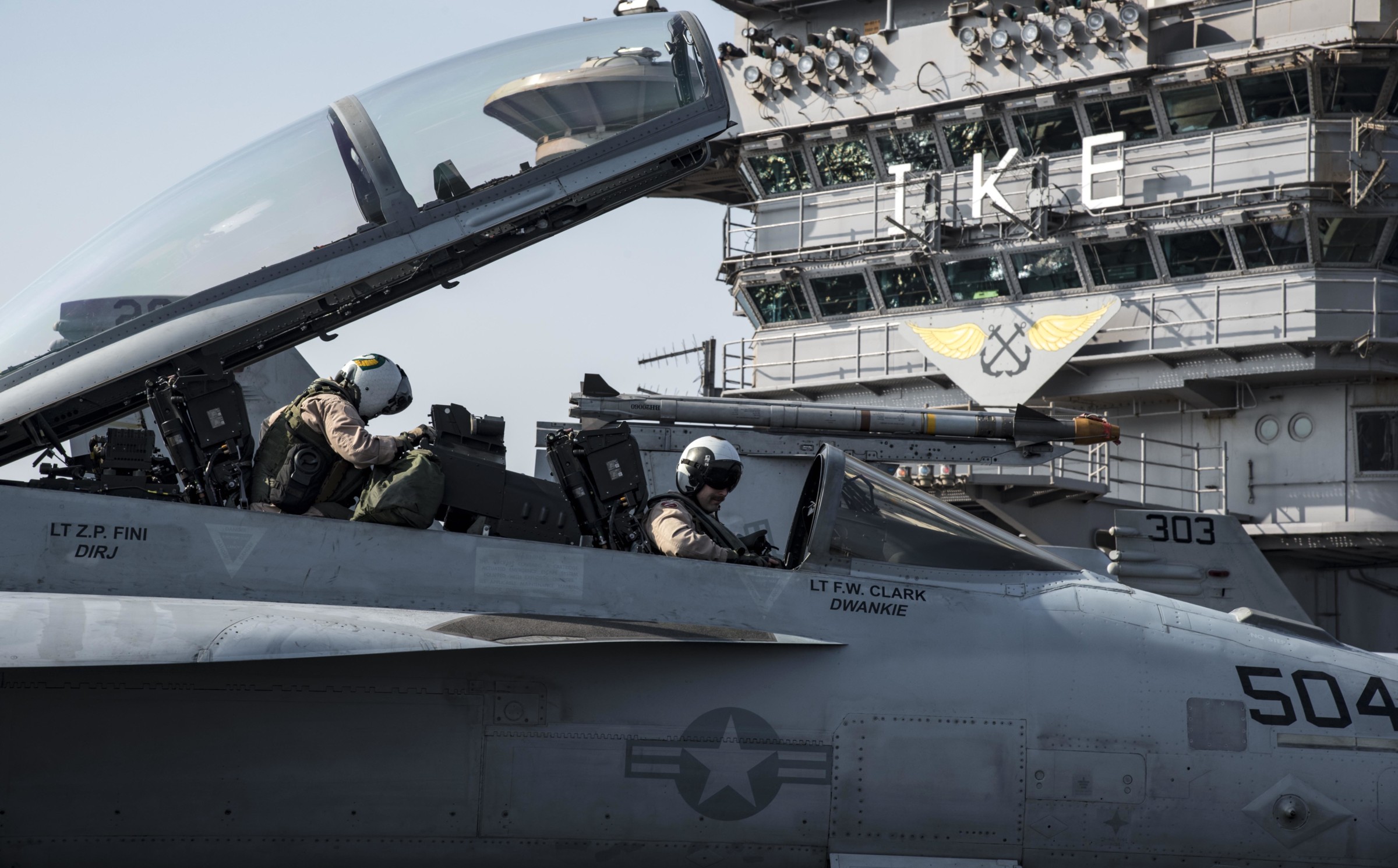 vaq-130 zappers electronic attack squadron vaqron us navy boeing ea-18g growler aircraft carrier air wing cvw-3 uss dwight d. eisenhower cvn-69 39