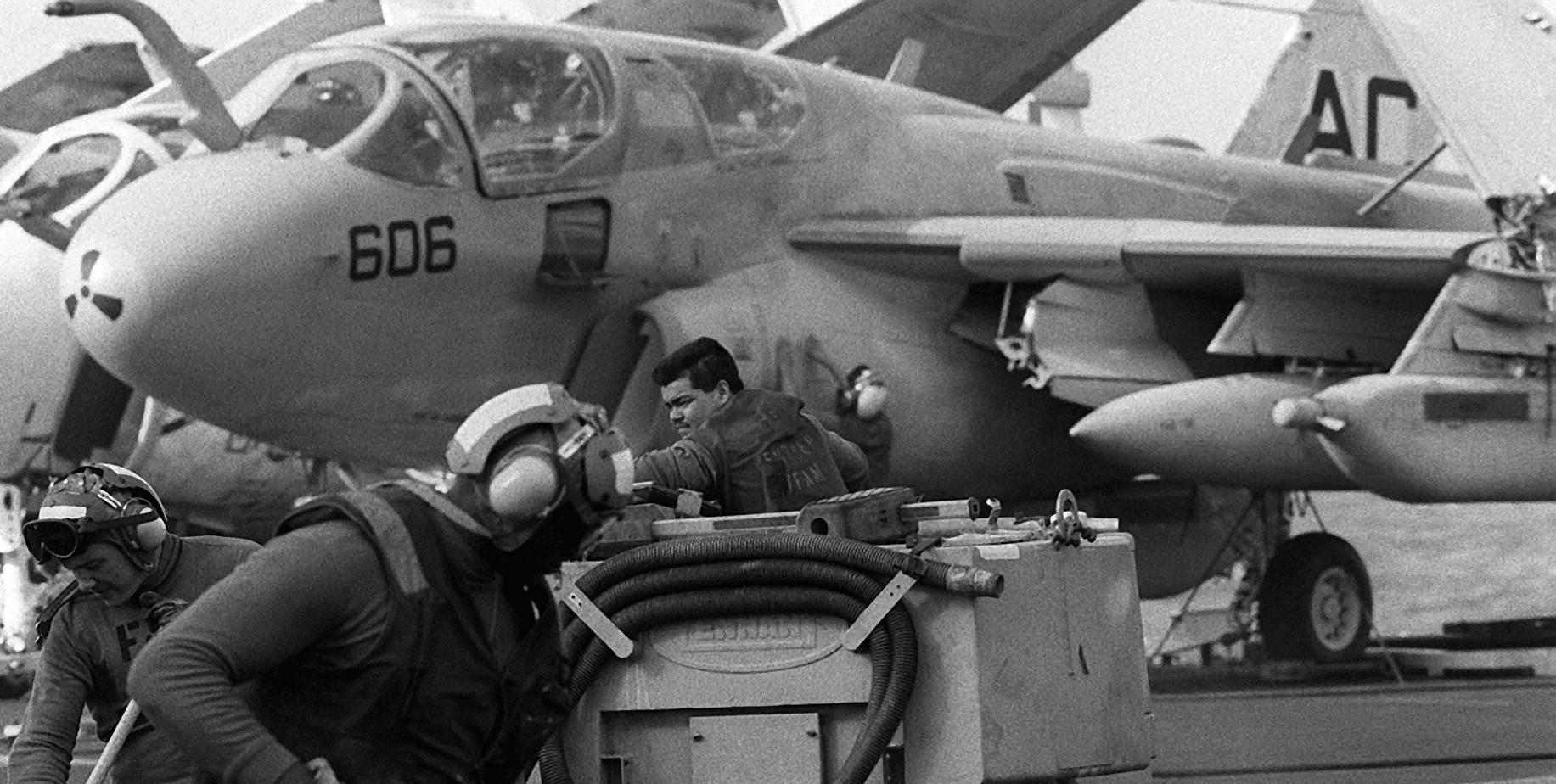 vaq-130 zappers tactical electronic warfare squadron tacelron us navy grumman ea-6b prowler aircraft carrier air wing cvw-3 uss john f. kennedy cv-67 62