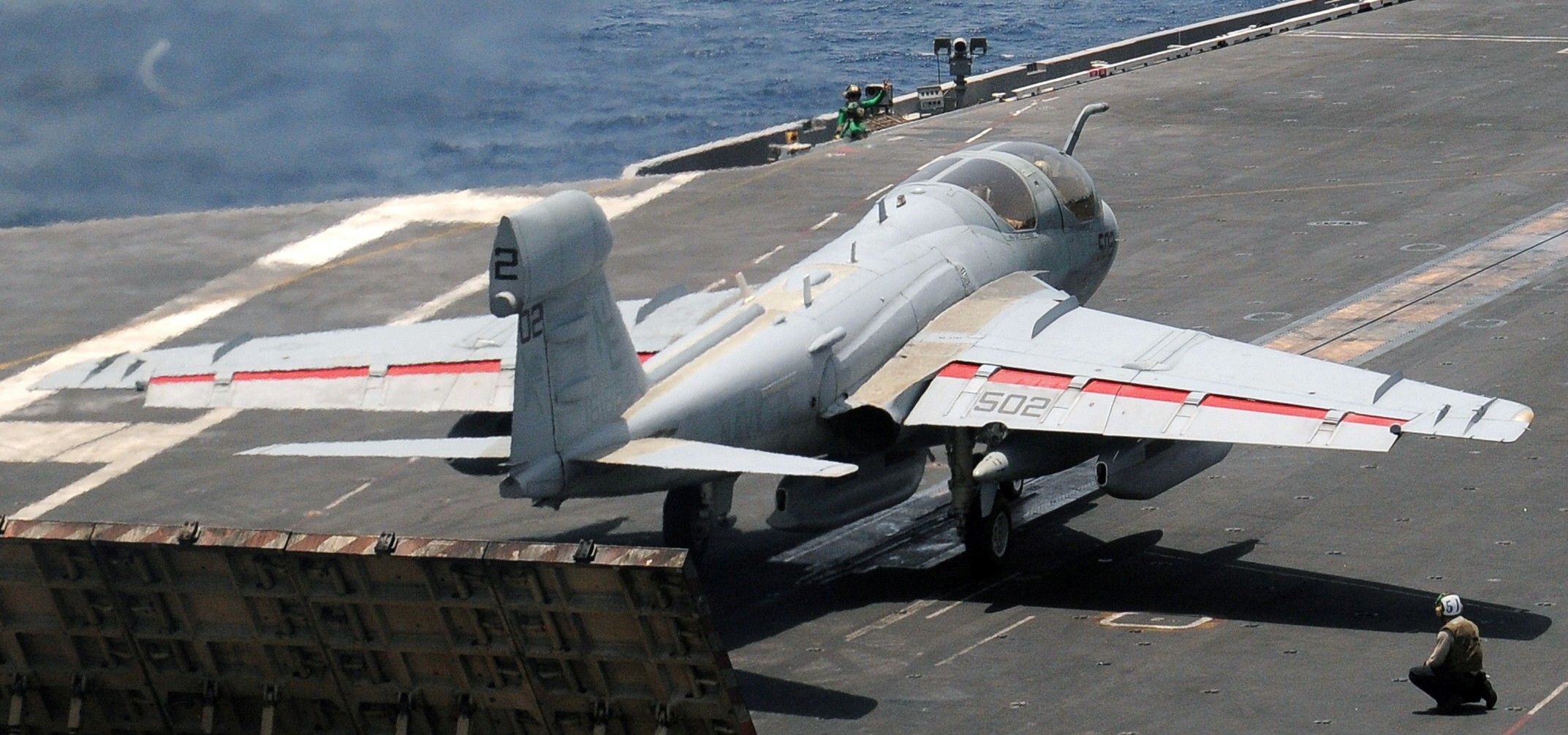 vaq-131 lancers electronic attack squadron vaqron us navy grumman ea-6b prowler carrier air wing cvw-2 uss abraham lincoln cvn-72 16