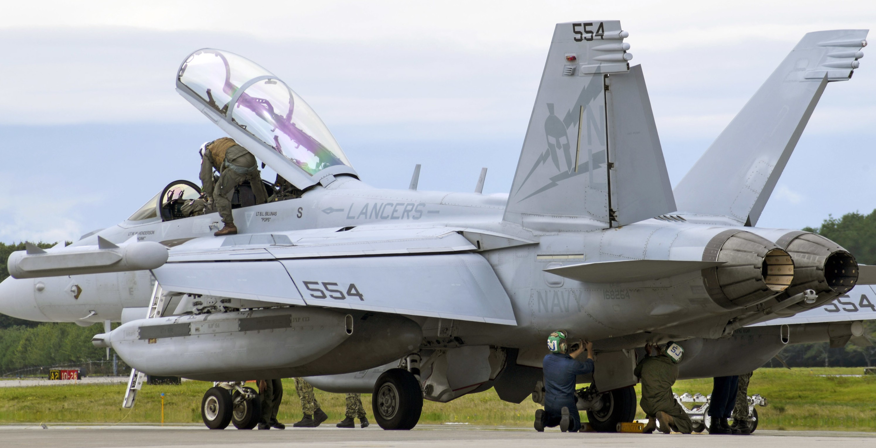 vaq-131 lancers electronic attack squadron vaqron us navy boeing ea-18g growler misawa air base japan 25