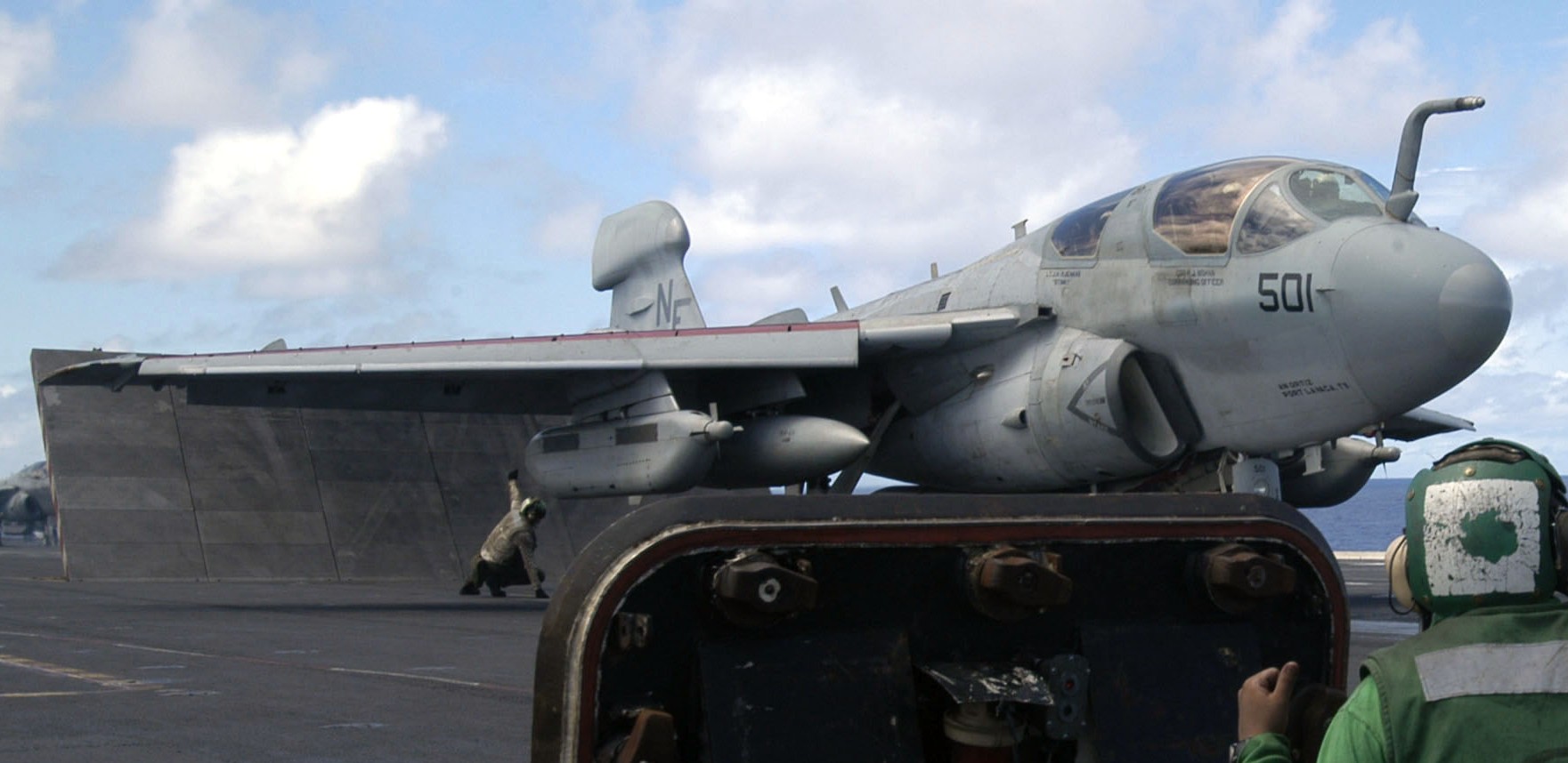 vaq-136 gauntlets electronic attack squadron vaqron us navy ea-6b prowler carrier air wing cvw-5 uss kitty hawk cv-63 47