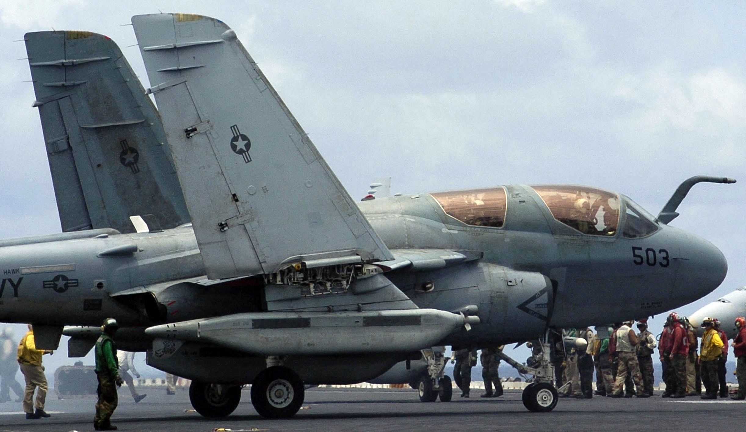 vaq-136 gauntlets electronic attack squadron vaqron us navy ea-6b prowler carrier air wing cvw-5 uss kitty hawk cv-63 51
