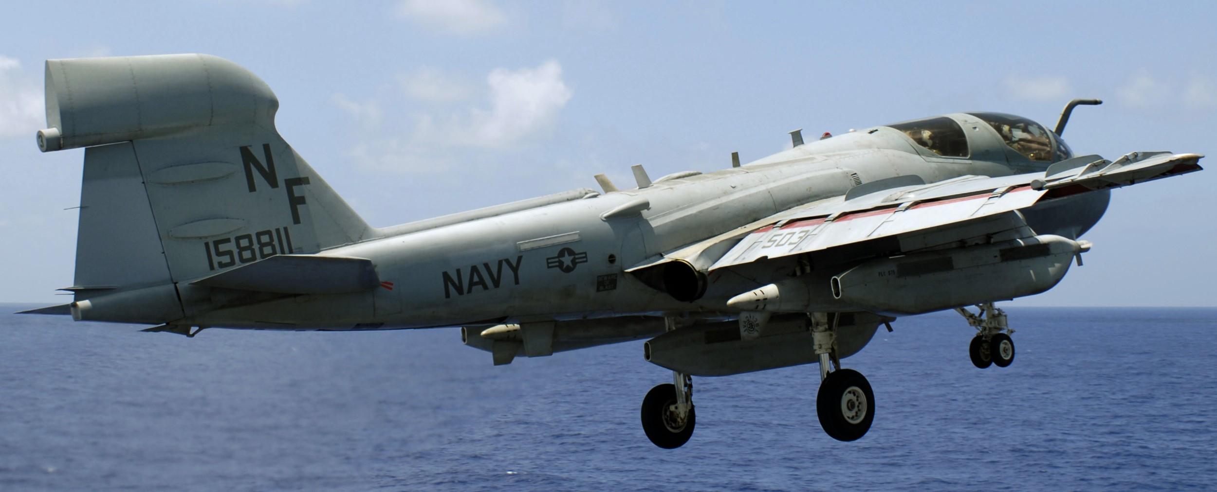 vaq-136 gauntlets electronic attack squadron vaqron us navy ea-6b prowler carrier air wing cvw-5 uss kitty hawk cv-63 70