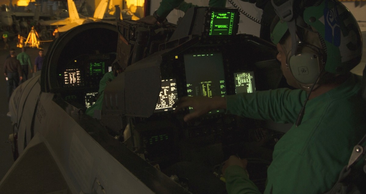 vaq-136 gauntlets electronic attack squadron vaqron us navy ea-18g growler carrier air wing cvw-2 uss carl vinson cvn-70 96 cockpit view