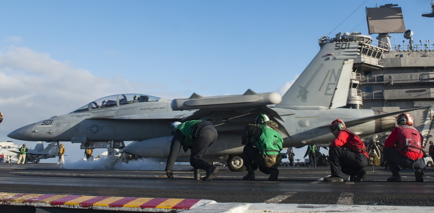 vaq-136 gauntlets electronic attack squadron vaqron us navy ea-18g growler carrier air wing cvw-2 uss carl vinson cvn-70 97