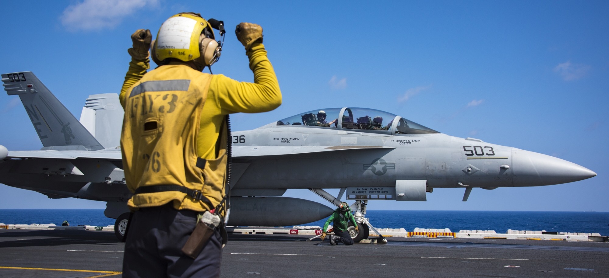 vaq-136 gauntlets electronic attack squadron vaqron us navy ea-18g growler carrier air wing cvw-2 uss carl vinson cvn-70 99