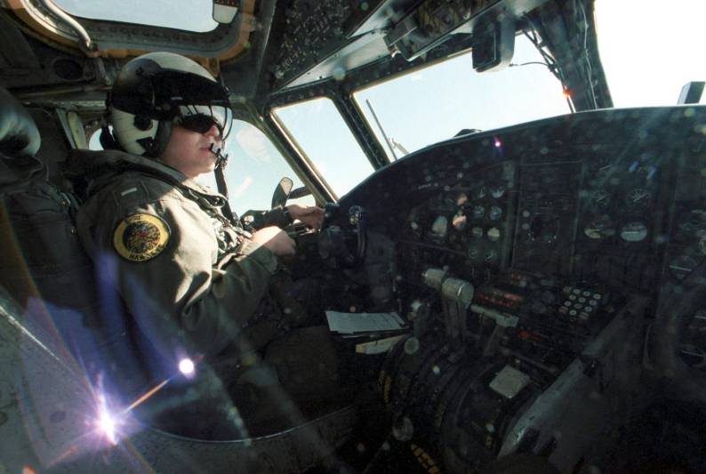 vaw-126 seahawks e-2c hawkeye cockpit inside view