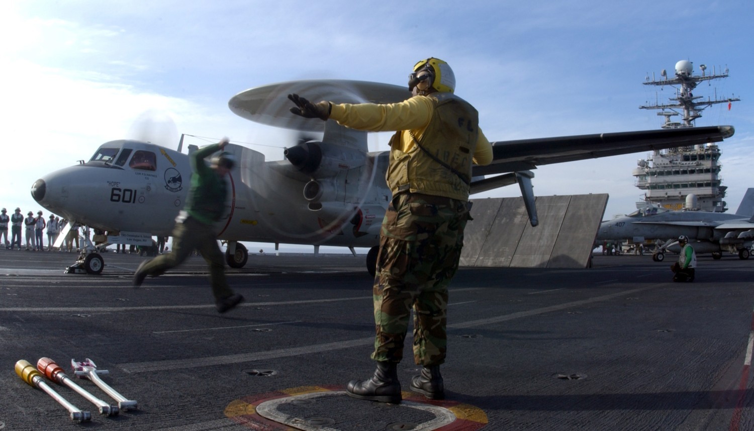 vaw-112 golden hawks carrier airborne early warning squadron us navy grumman e-2c hawkeye cvw-9 uss carl vinson cvn-70 72