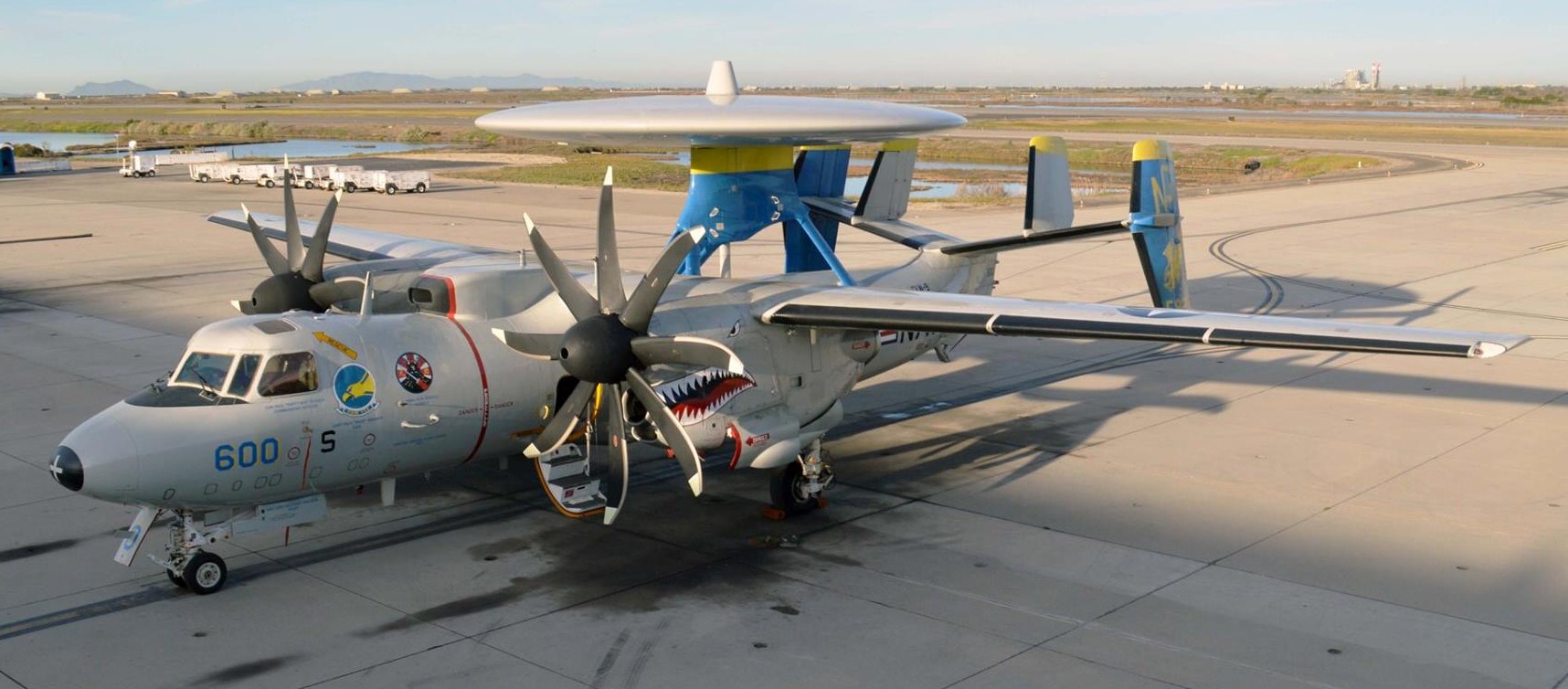 vaw-112 golden hawks carrier airborne early warning squadron us navy grumman e-2c hawkeye 2000 np naval base ventura county point mugu 84