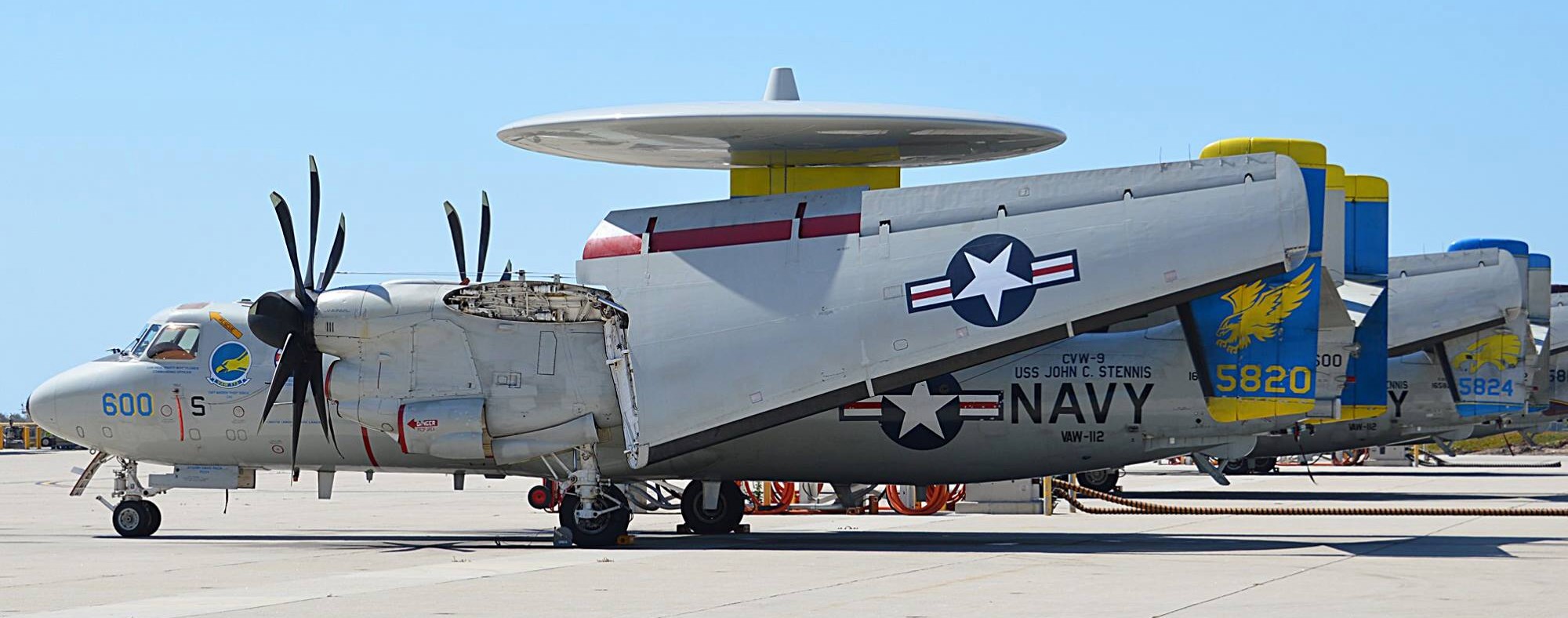 vaw-112 golden hawks carrier airborne early warning squadron us navy grumman e-2c hawkeye 2000 np naval base ventura county point mugu 86