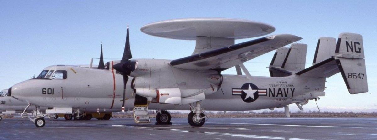 vaw-112 golden hawks carrier airborne early warning squadron us navy grumman e-2c hawkeye cvw-9 nas point mugu 89