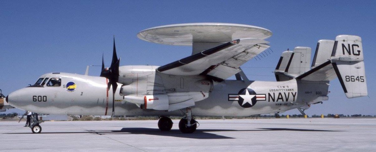 vaw-112 golden hawks carrier airborne early warning squadron us navy grumman e-2c hawkeye cvw-9 nas point mugu 90