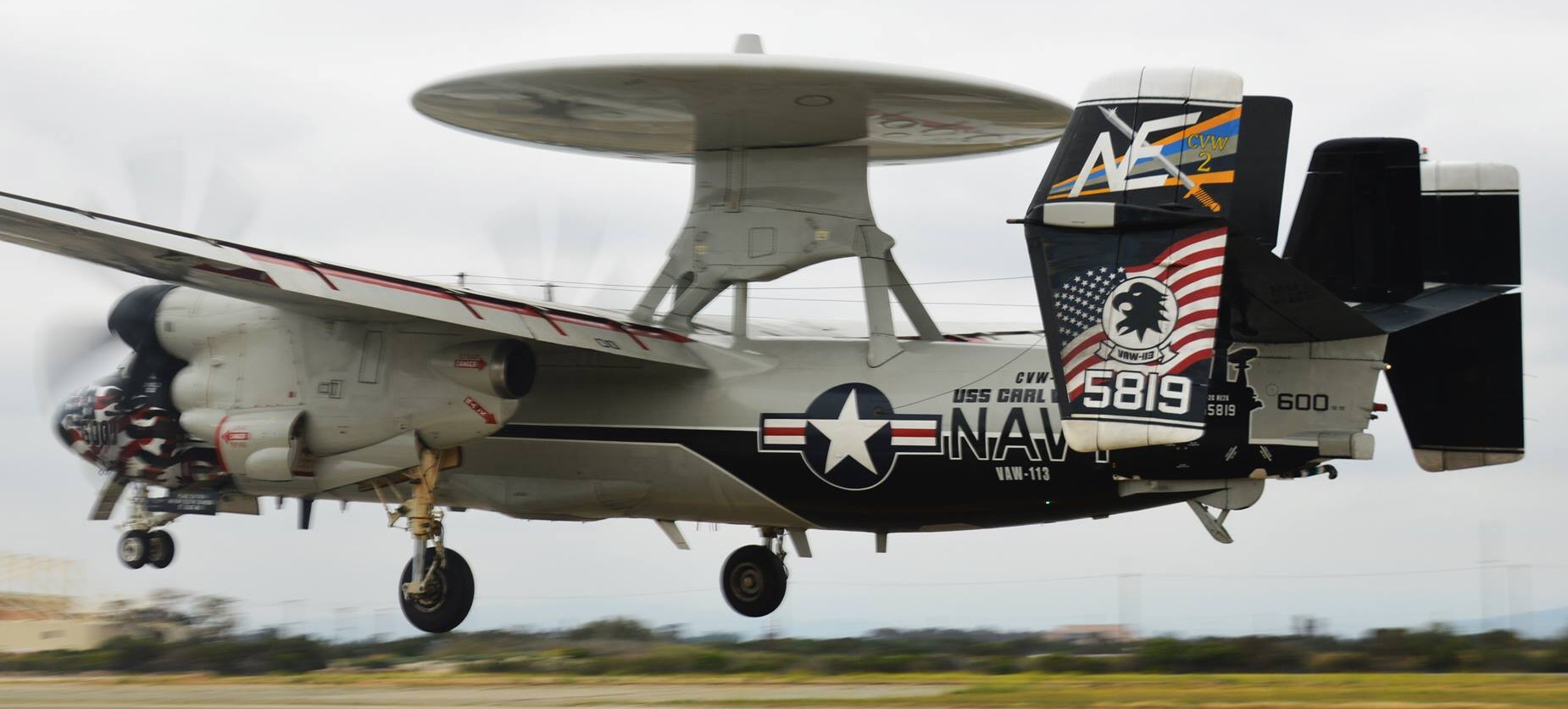 vaw-113 black eagles carrier airborne early warning squadron us navy grumman e-2c hawkeye cvw-2 uss carl vinson cvn-70 31