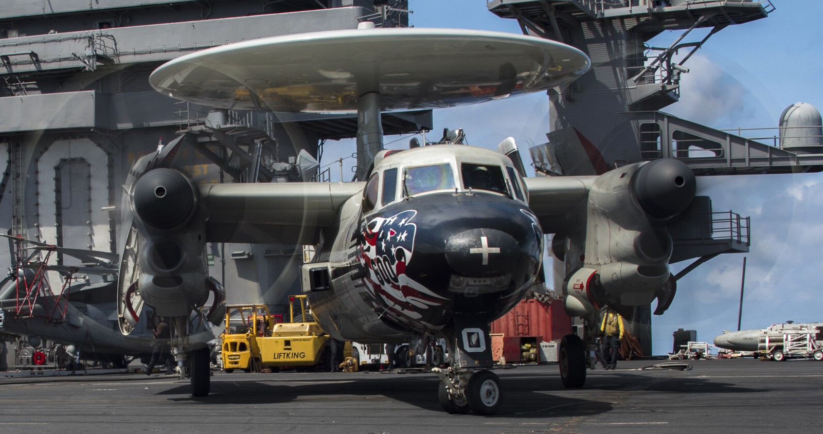 vaw-113 black eagles carrier airborne early warning squadron us navy grumman e-2c hawkeye cvw-2 uss carl vinson cvn-70 43