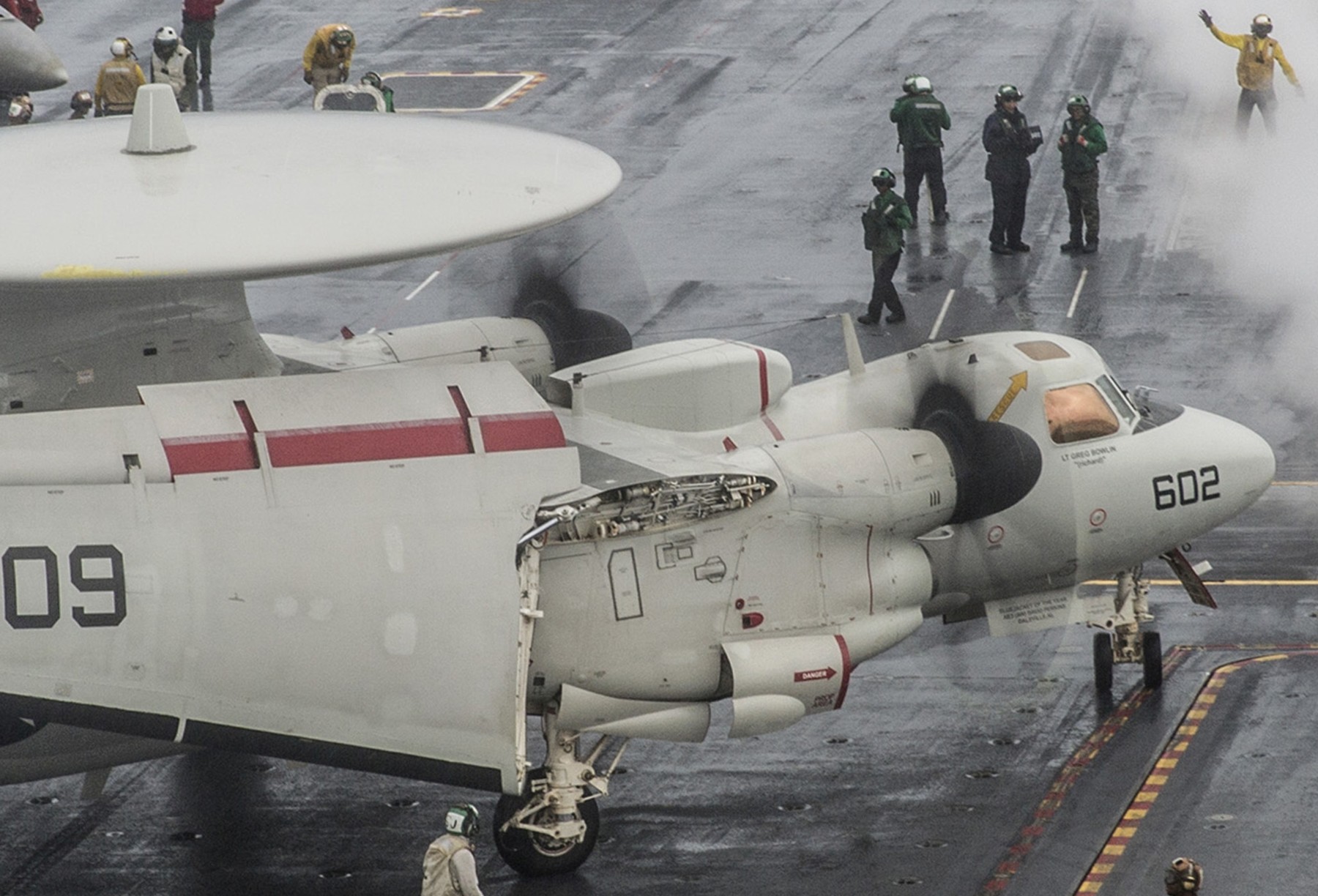 vaw-115 liberty bells carrier airborne early warning squadron us navy grumman e-2c hawkeye 2000 np cvw-5 uss george washington cvn-73 64