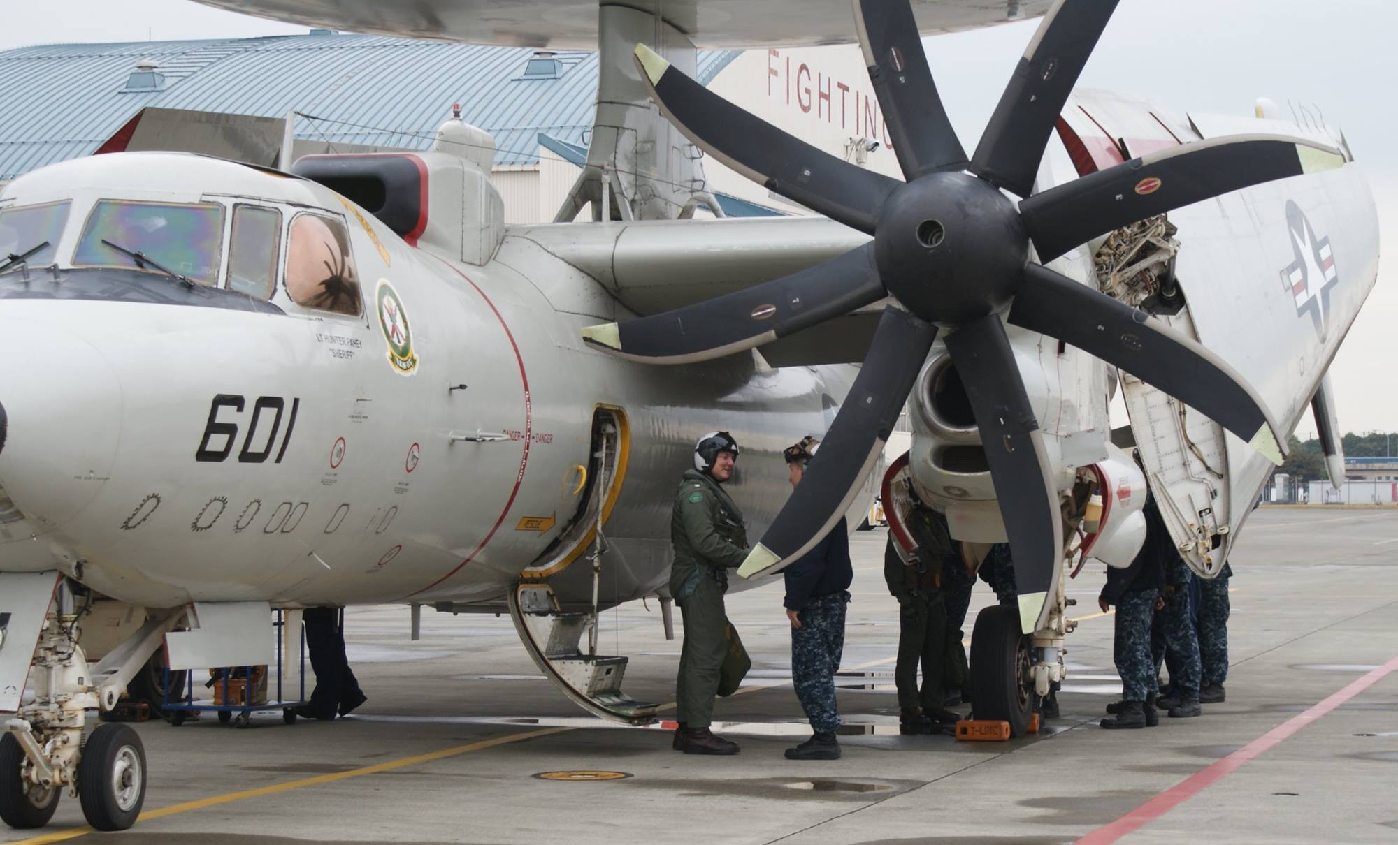 vaw-115 liberty bells carrier airborne early warning squadron us navy grumman e-2c hawkeye 2000 np cvw-5 83