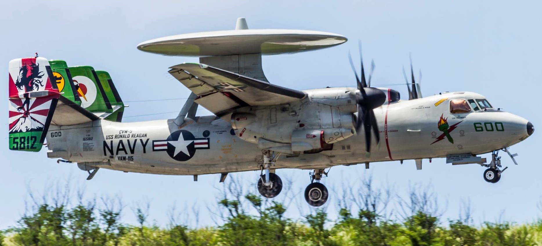 vaw-115 liberty bells carrier airborne early warning squadron us navy grumman e-2c hawkeye 2000 np cvw-5 naf atsugi japan 85