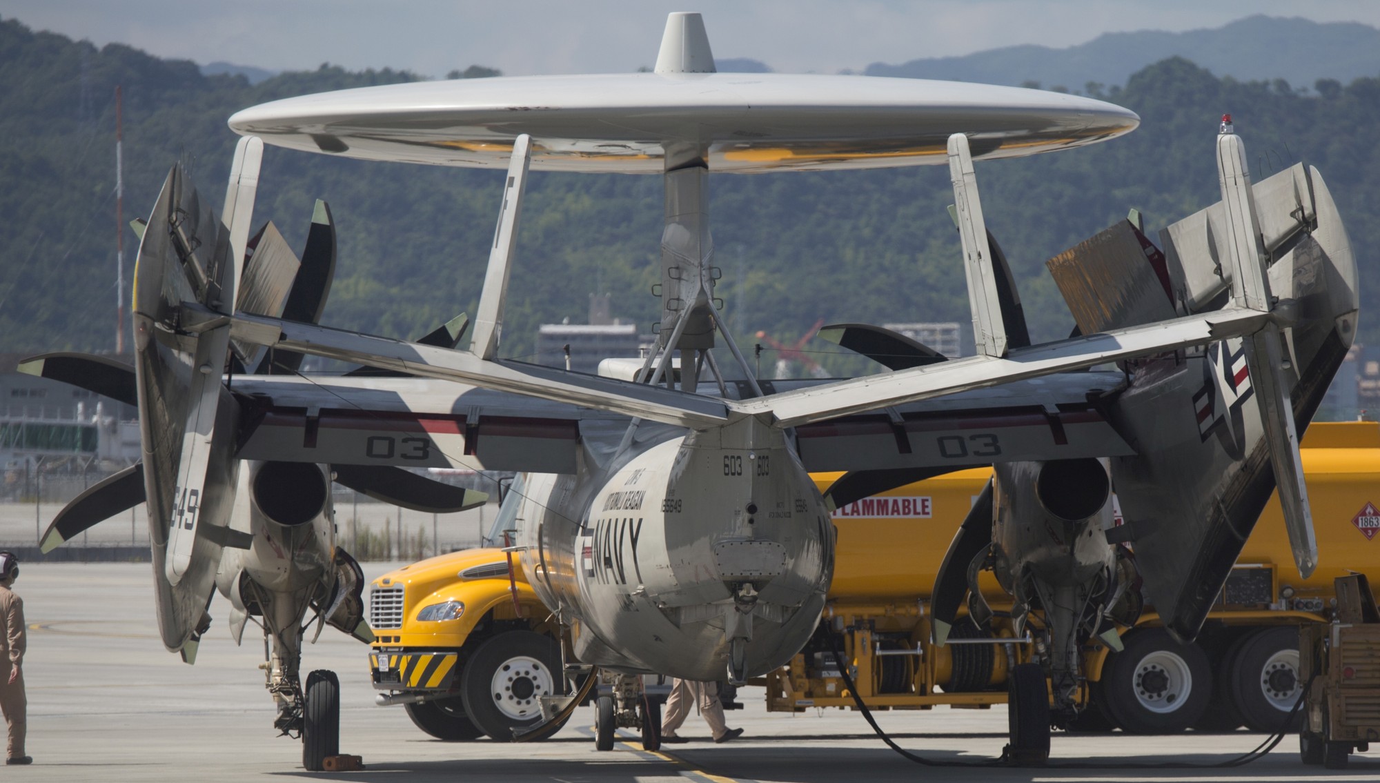 vaw-115 liberty bells carrier airborne early warning squadron us navy grumman e-2c hawkeye 2000 np cvw-5 93