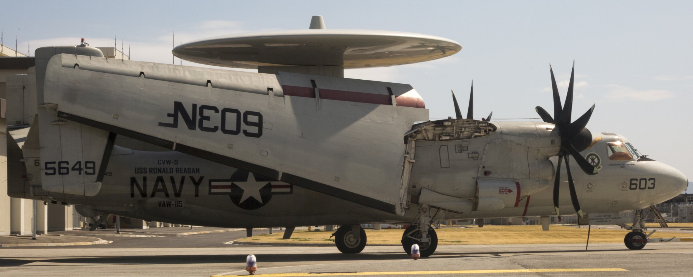 vaw-115 liberty bells carrier airborne early warning squadron us navy grumman e-2c hawkeye 2000 np cvw-5 94